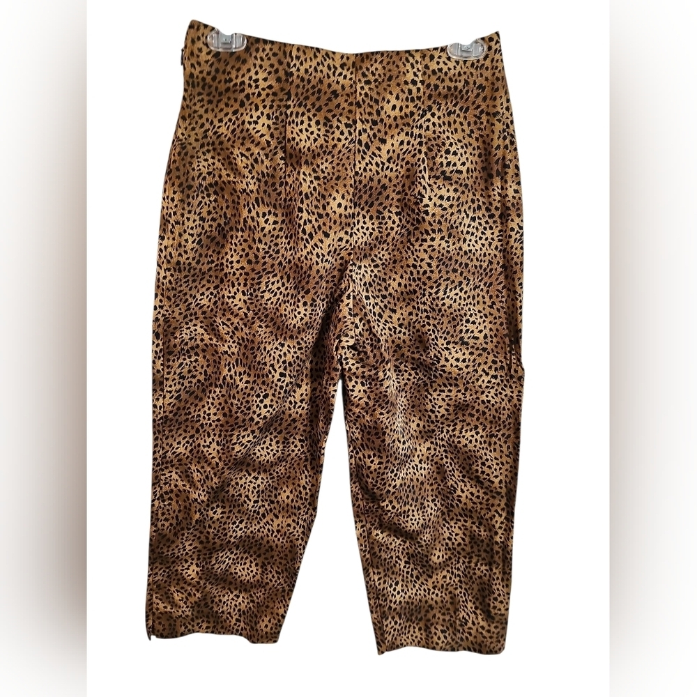 Briggs Women 8P Pants Tan Cotton Leopard Print Crop Capri Statement Indie Sleaze - Picture 2 of 6